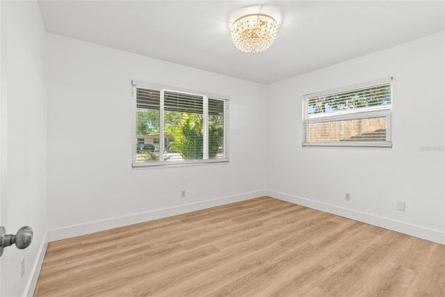 8020 24TH AVENUE N, St Petersburg, FL 33710