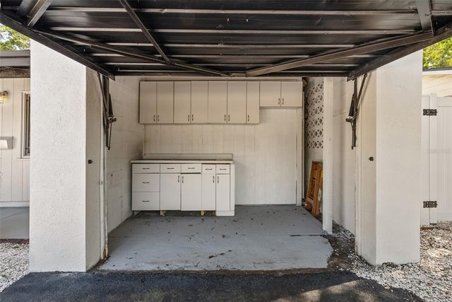 8020 24TH AVENUE N, St Petersburg, FL 33710