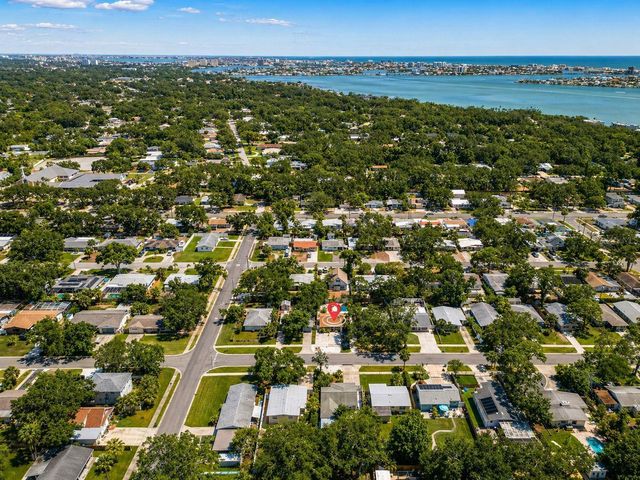 8020 24TH AVENUE N, St Petersburg, FL 33710