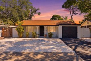 8020 24TH AVENUE N, St Petersburg, FL 33710