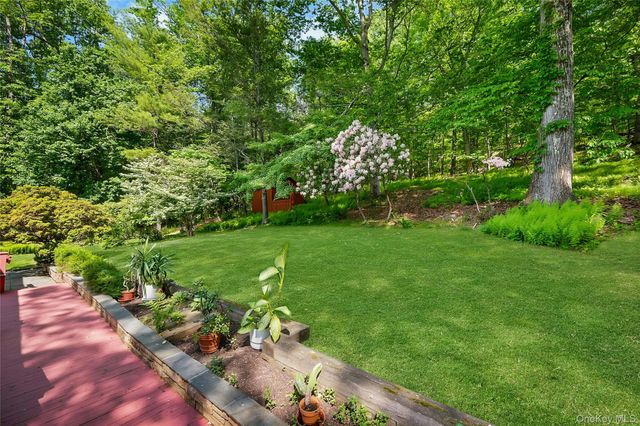 65 Holly Place, Briarcliff Manor, NY 10510