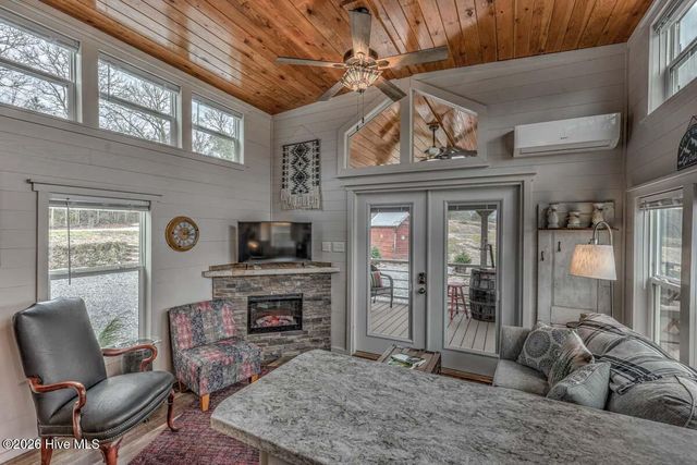 476-478 Lapidary Lane, Young Harris, GA 30582