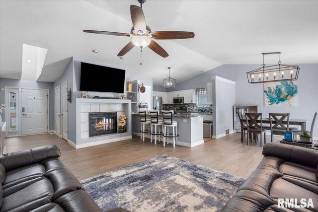 45 ROYAL Road, Springfield, IL 62702