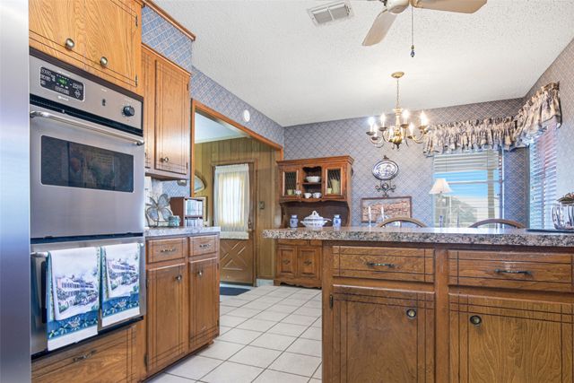 14202 Valley View Ridge, Tyler, TX 75709