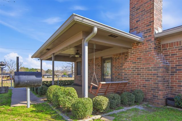 14202 Valley View Ridge, Tyler, TX 75709