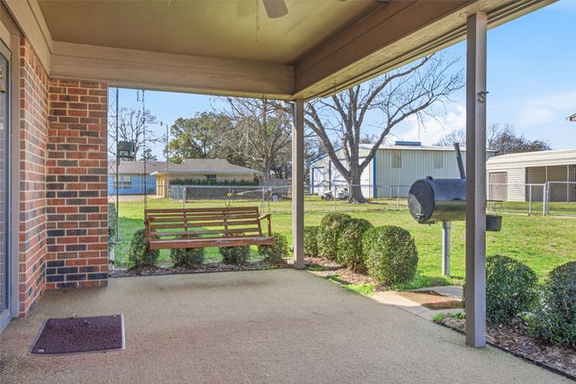 14202 Valley View Ridge, Tyler, TX 75709