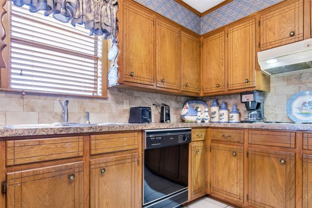 14202 Valley View Ridge, Tyler, TX 75709