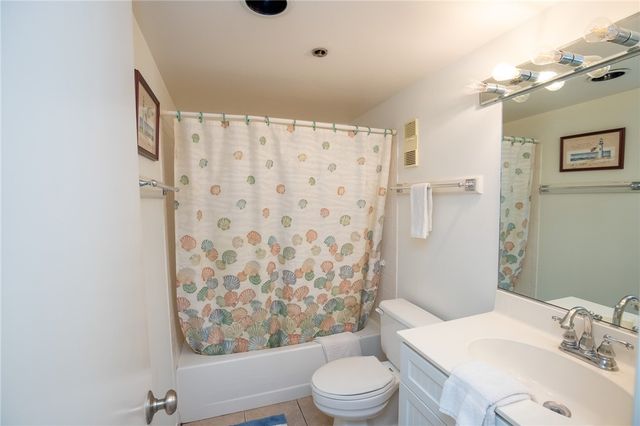 1440 Ocean Blvd 123, St Simons Island, GA 31522