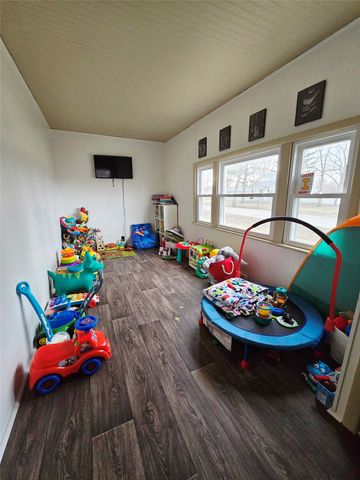 402 2nd Street SW, Melcher Dallas, IA 50163