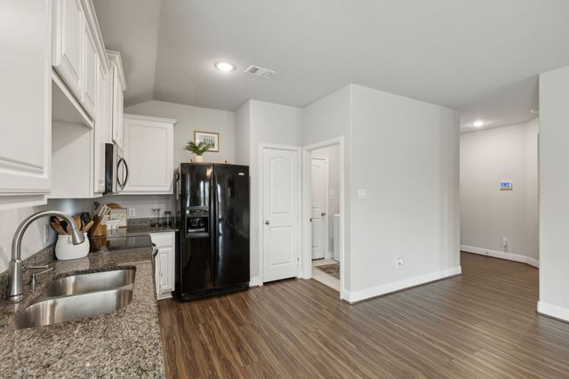 1424 Warringwood Drive, Greenville, TX 75402