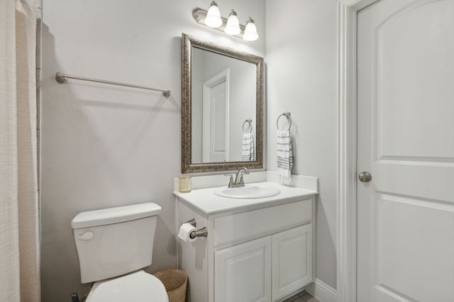 1424 Warringwood Drive, Greenville, TX 75402