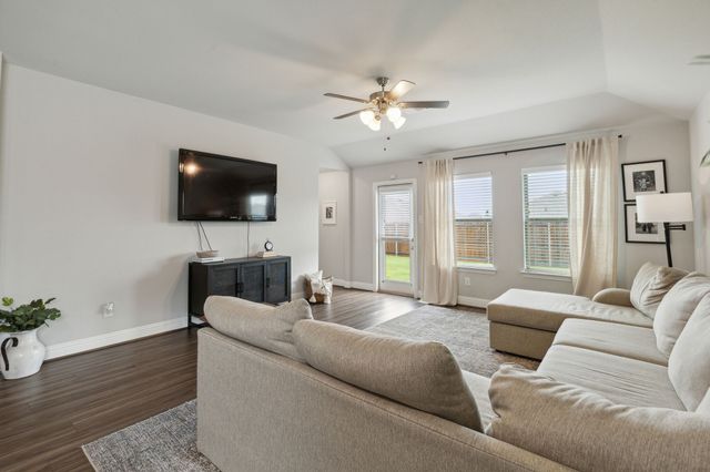 1424 Warringwood Drive, Greenville, TX 75402