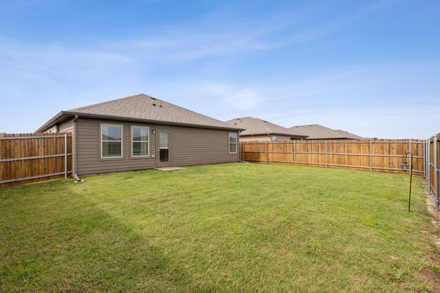 1424 Warringwood Drive, Greenville, TX 75402