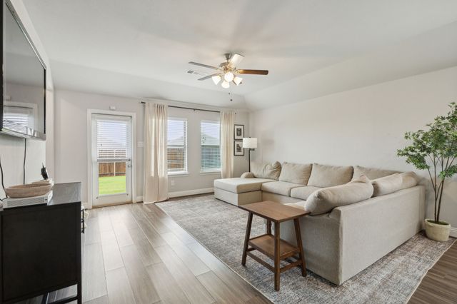 1424 Warringwood Drive, Greenville, TX 75402