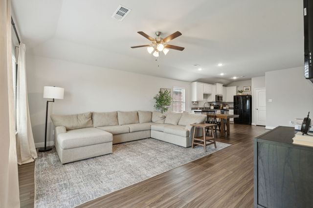 1424 Warringwood Drive, Greenville, TX 75402