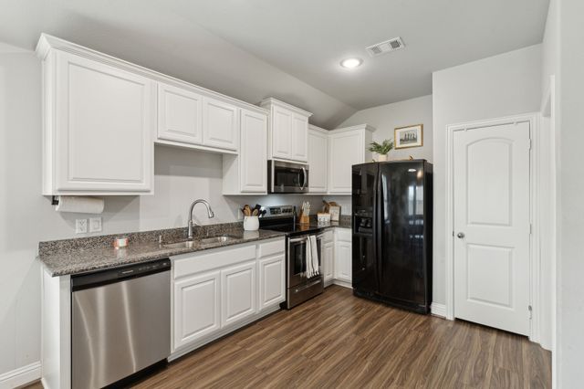 1424 Warringwood Drive, Greenville, TX 75402