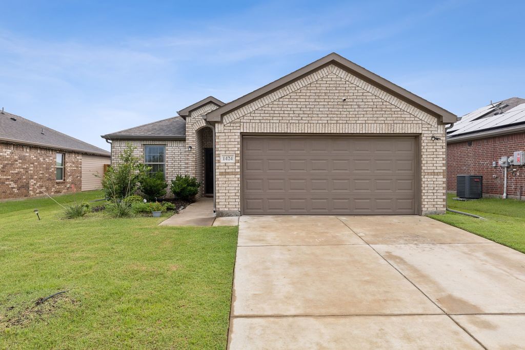 1424 Warringwood Drive, Greenville, TX 75402