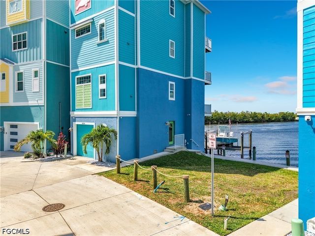 5838 Shell Cove DR, Cape Coral, FL 33914