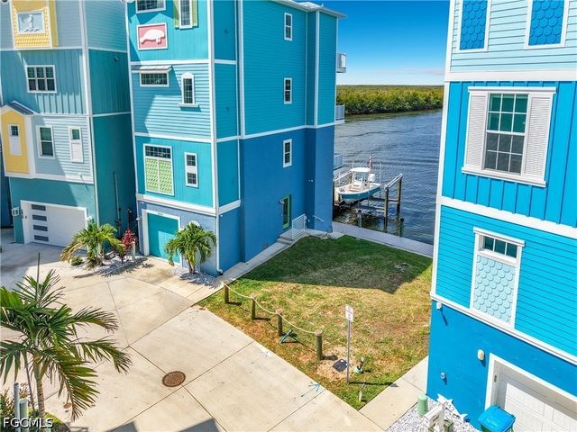 5838 Shell Cove DR, Cape Coral, FL 33914