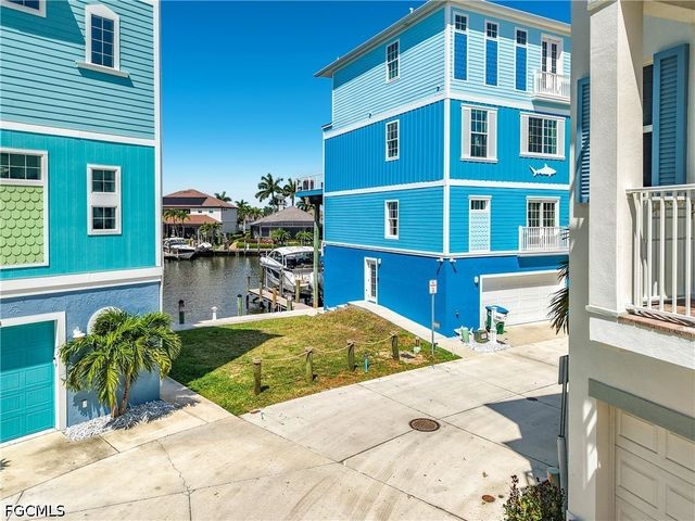 5838 Shell Cove DR, Cape Coral, FL 33914