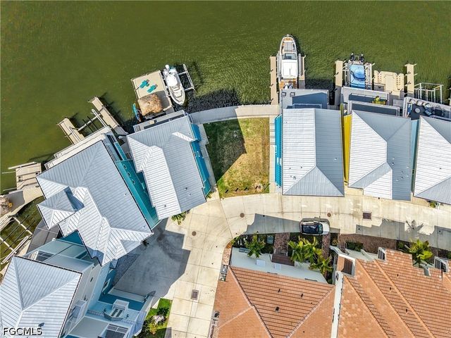 5838 Shell Cove DR, Cape Coral, FL 33914