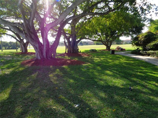 2060 SE 14th St, Homestead, FL 33035