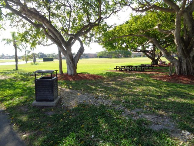 2060 SE 14th St, Homestead, FL 33035