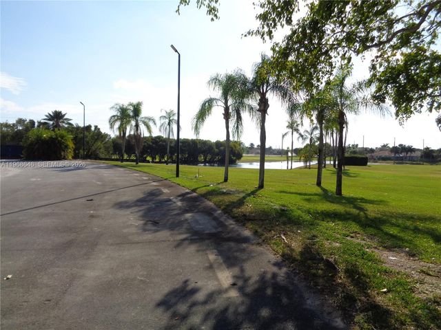 2060 SE 14th St, Homestead, FL 33035