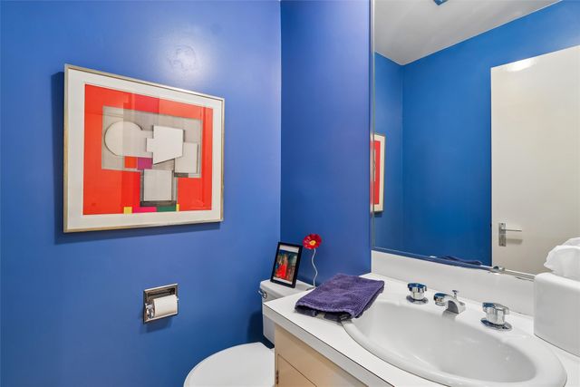 5324 Robertson Drive, Des Moines, IA 50312