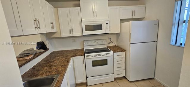 3396 Foxcroft Rd 310, Miramar, FL 33025