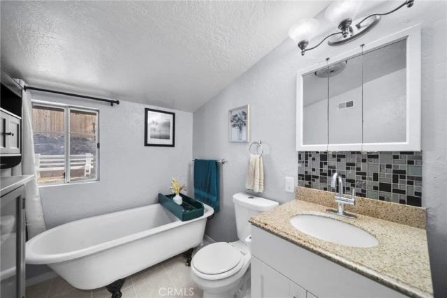 17717 Sierra Trail, Lake Hughes, CA 93532