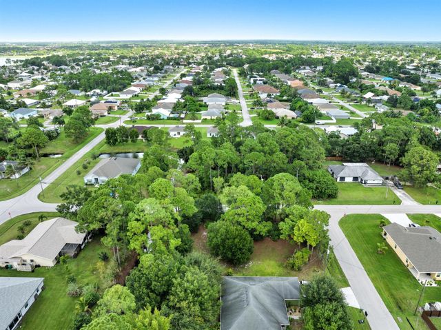 1789 SW Penrose Avenue, Port St Lucie, FL 34953