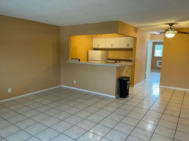 2701 Middle River Drive 19, Fort Lauderdale, FL 33306