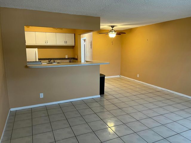 2701 Middle River Drive 19, Fort Lauderdale, FL 33306