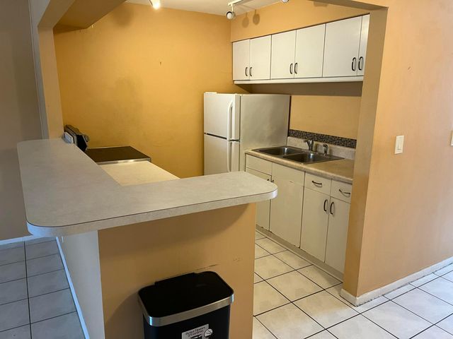 2701 Middle River Drive 19, Fort Lauderdale, FL 33306