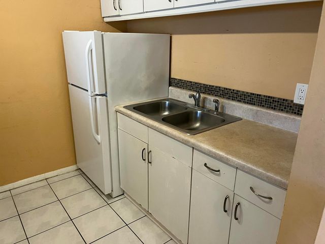 2701 Middle River Drive 19, Fort Lauderdale, FL 33306