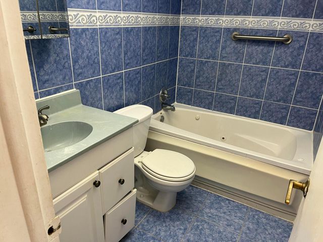 2701 Middle River Drive 19, Fort Lauderdale, FL 33306