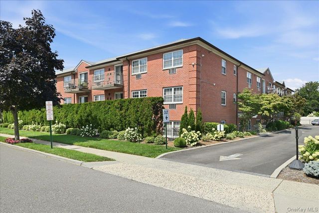 250 N Village Avenue B2, Rockville Centre, NY 11570