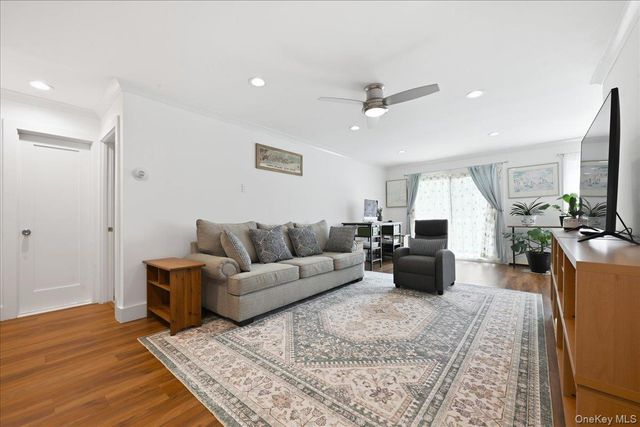 250 N Village Avenue B2, Rockville Centre, NY 11570