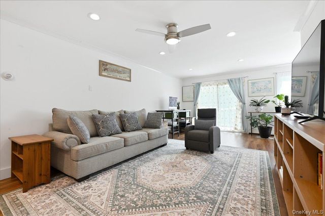 250 N Village Avenue B2, Rockville Centre, NY 11570