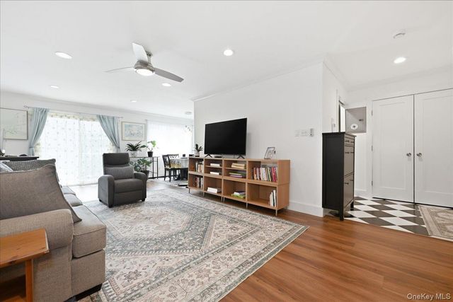 250 N Village Avenue B2, Rockville Centre, NY 11570