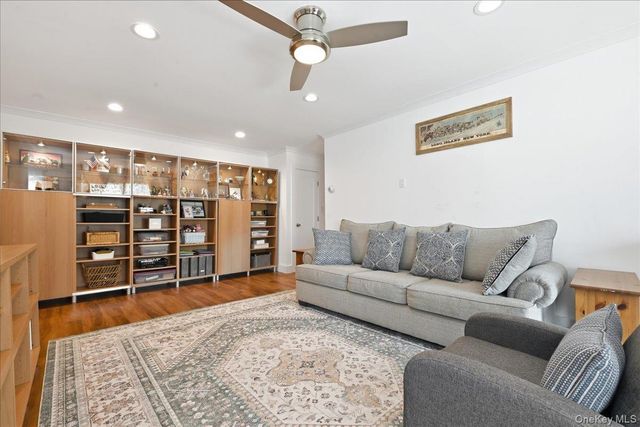 250 N Village Avenue B2, Rockville Centre, NY 11570