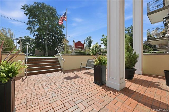 250 N Village Avenue B2, Rockville Centre, NY 11570