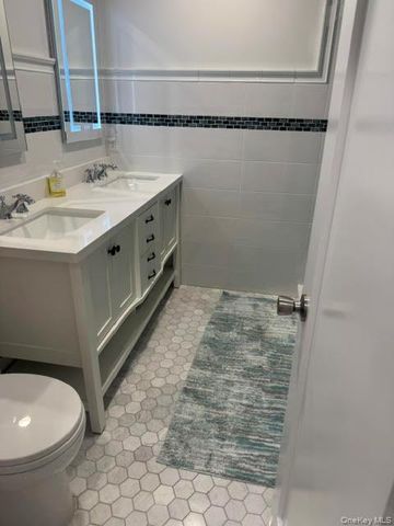 250 N Village Avenue B2, Rockville Centre, NY 11570