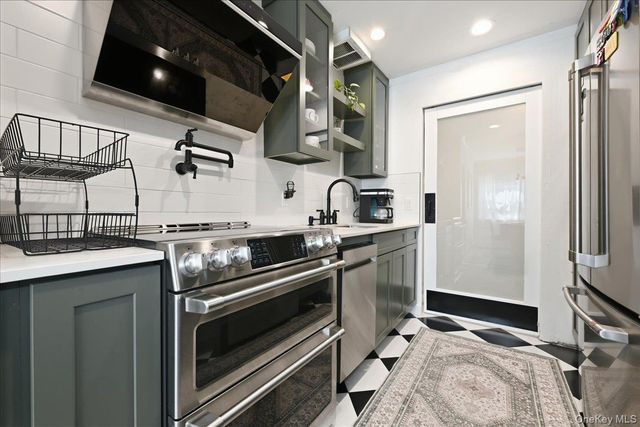 250 N Village Avenue B2, Rockville Centre, NY 11570