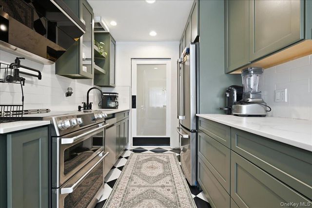 250 N Village Avenue B2, Rockville Centre, NY 11570