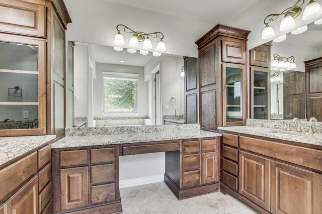 312 Flintlock DR, Leander, TX 78641