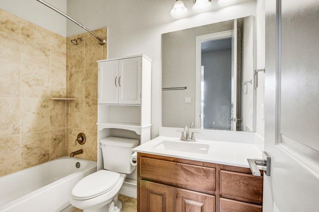 312 Flintlock DR, Leander, TX 78641