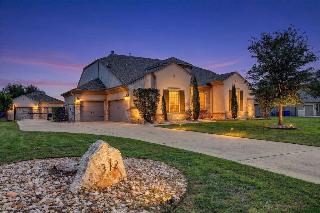 312 Flintlock DR, Leander, TX 78641