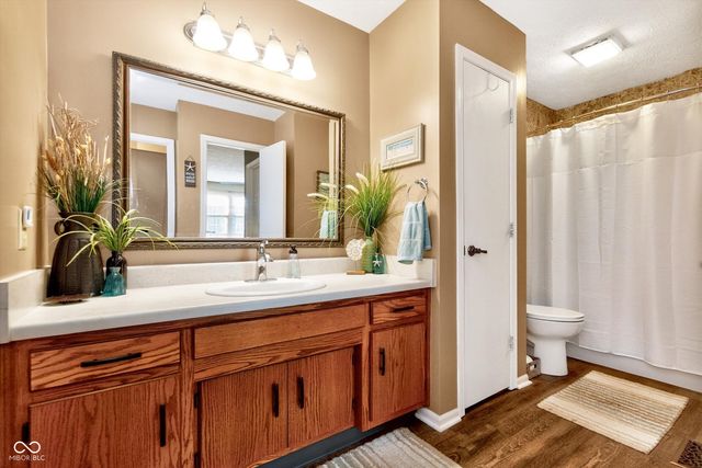 1136 Paradise Way N UNIT B, Greenwood, IN 46143